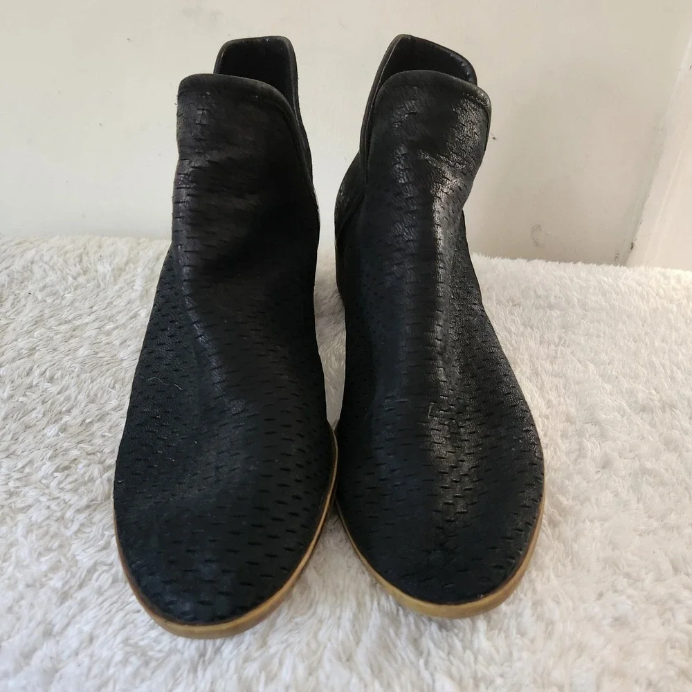 Lucky Brand Basel Black Perforated Leather Ankle Booties V-Cutout‎ Size 11M/41